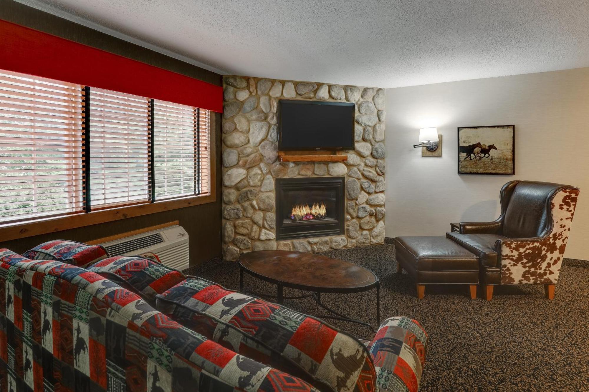 Stoney Creek 3*