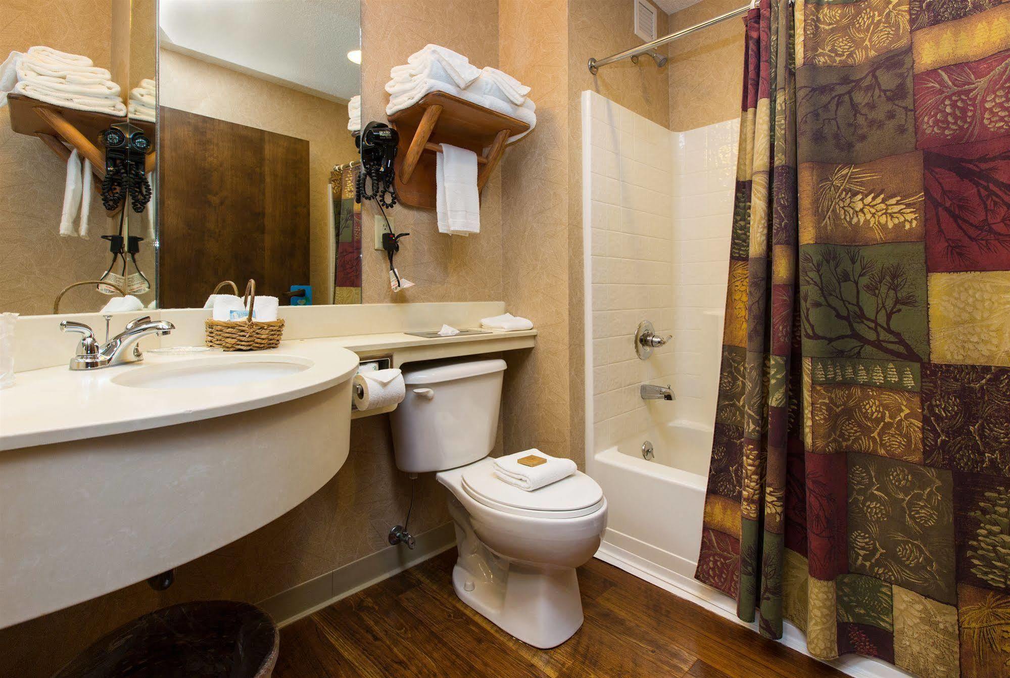 Stoney Creek Hotel 3*
